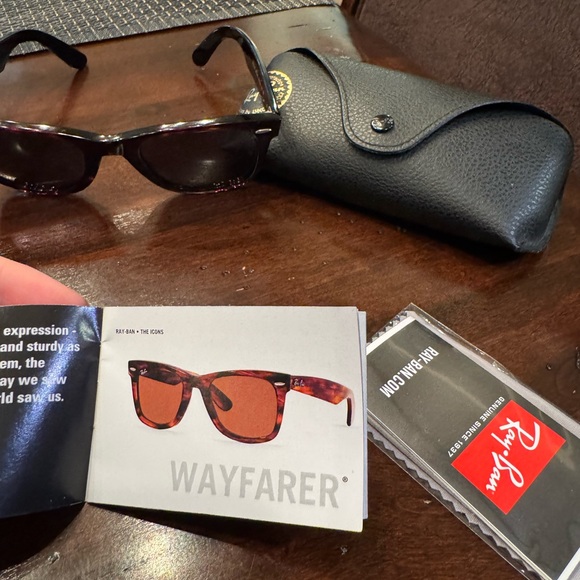 Ray-Ban Tortoise Wayfarer Sunglasses - Picture 8 of 9
